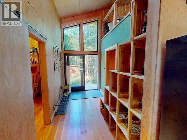 1590/94 Vancouver Blvd, Savary Island, BC - Indoor Photo Showing Other Room