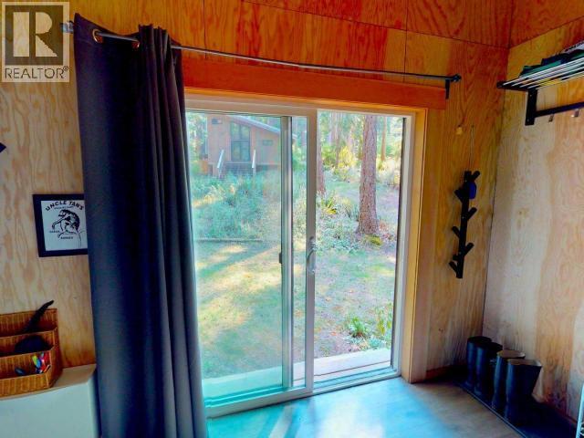 1590/94 Vancouver Blvd, Savary Island, BC - Indoor Photo Showing Other Room