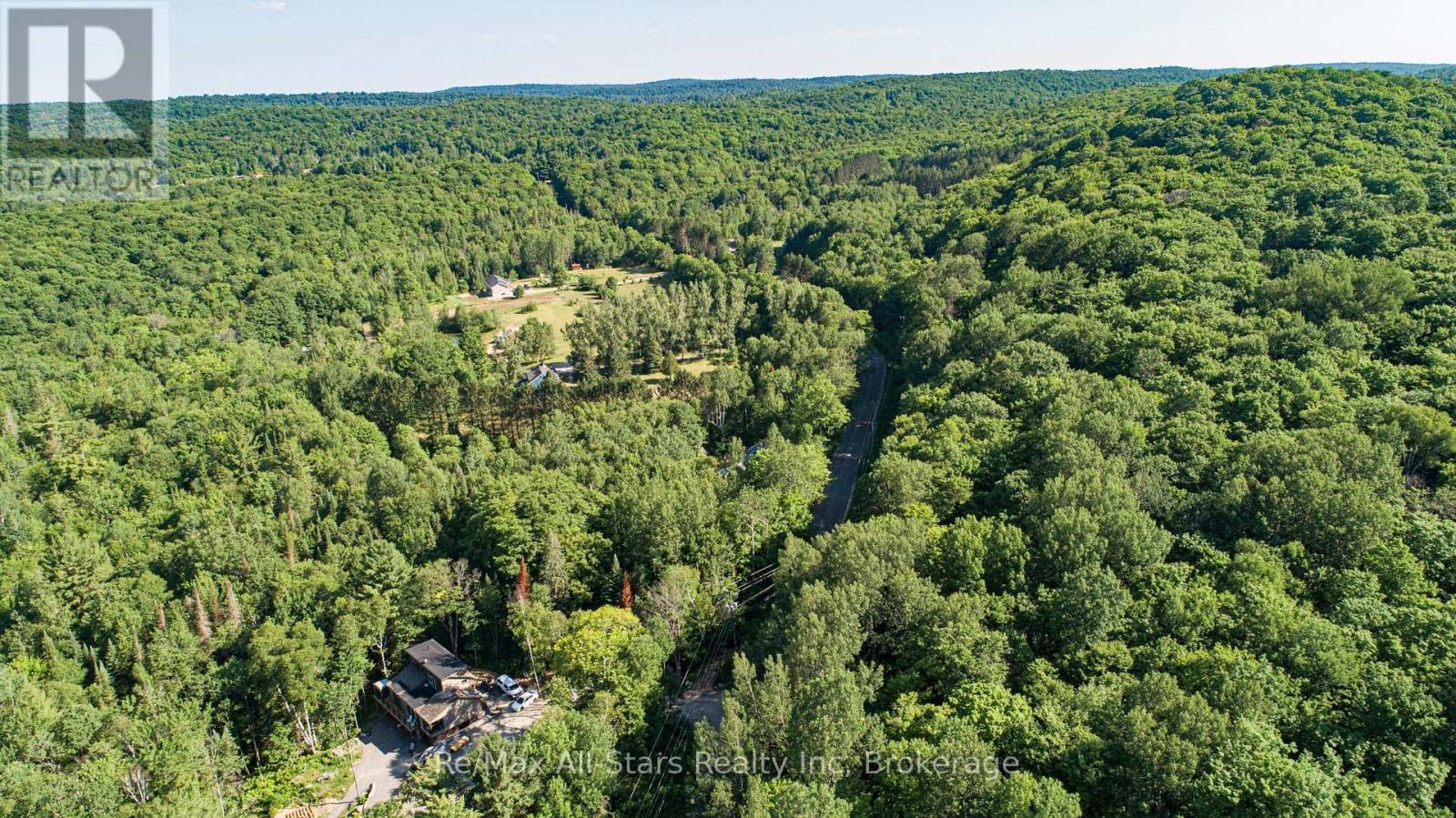 A Tally Ho Winter Park Road, Lake Of Bays (Sinclair), ON