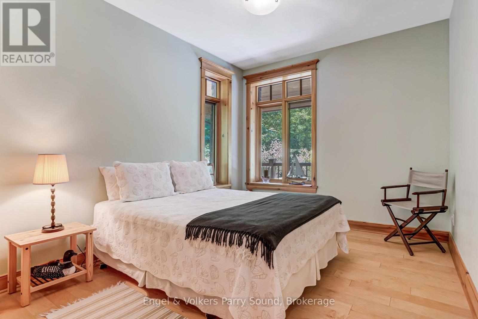 35 Shakell Road, Whitestone (Dunchurch), ON - Indoor Photo Showing Bedroom