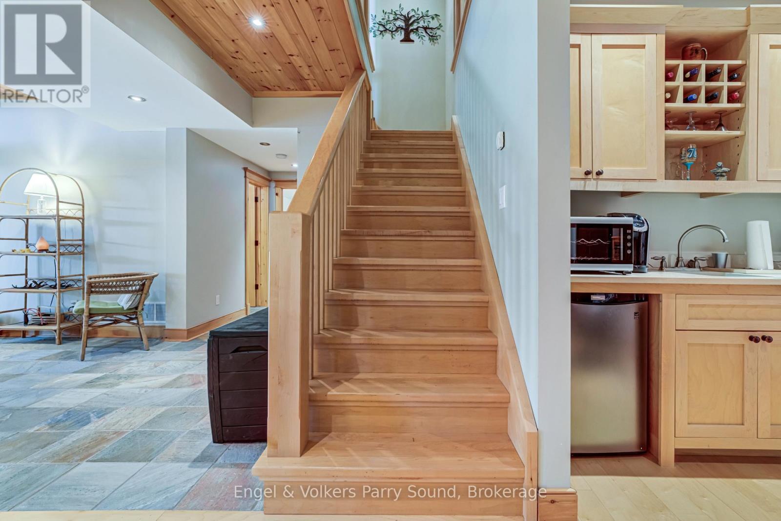 35 Shakell Road, Whitestone (Dunchurch), ON - Indoor Photo Showing Other Room