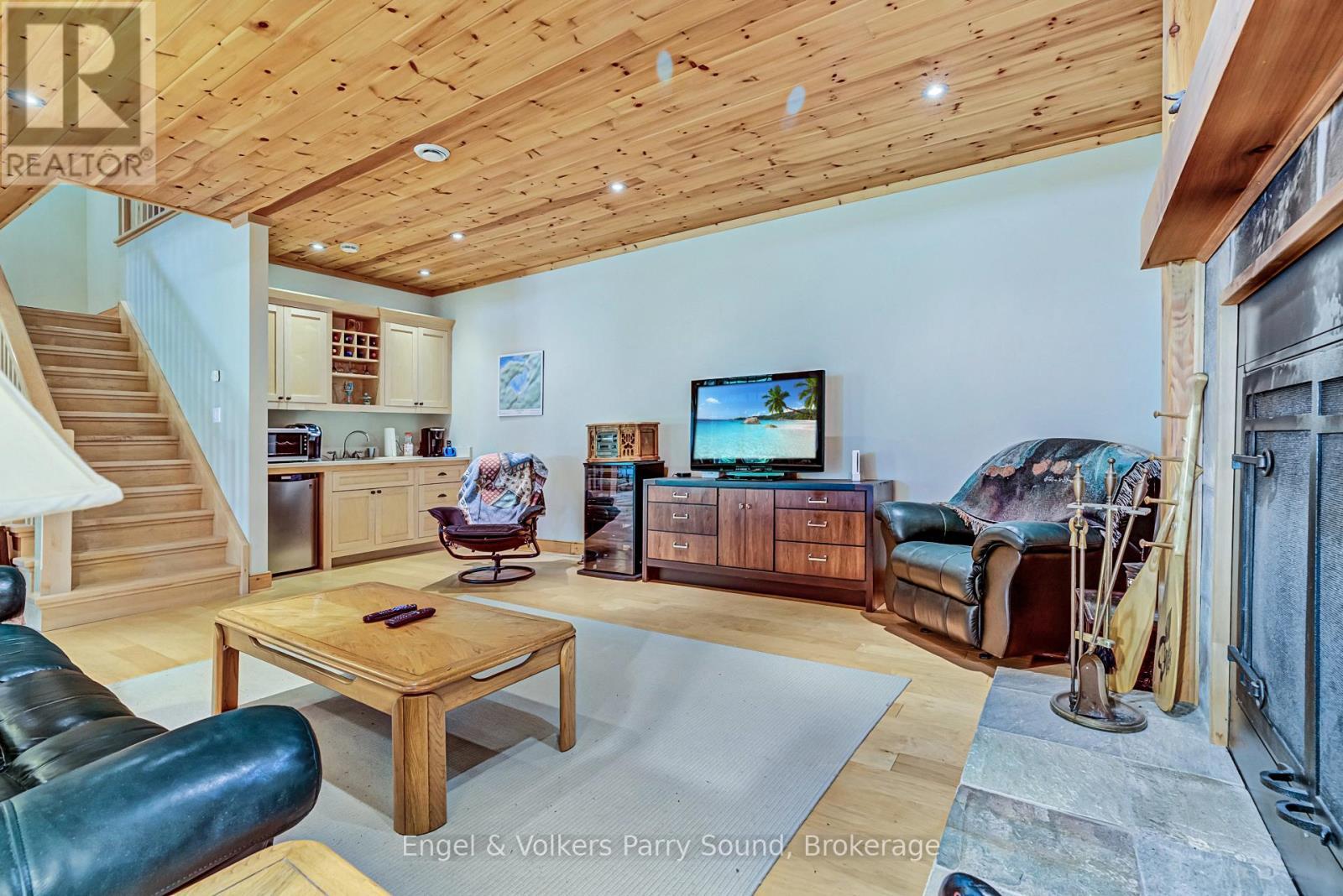 35 Shakell Road, Whitestone (Dunchurch), ON - Indoor Photo Showing Other Room