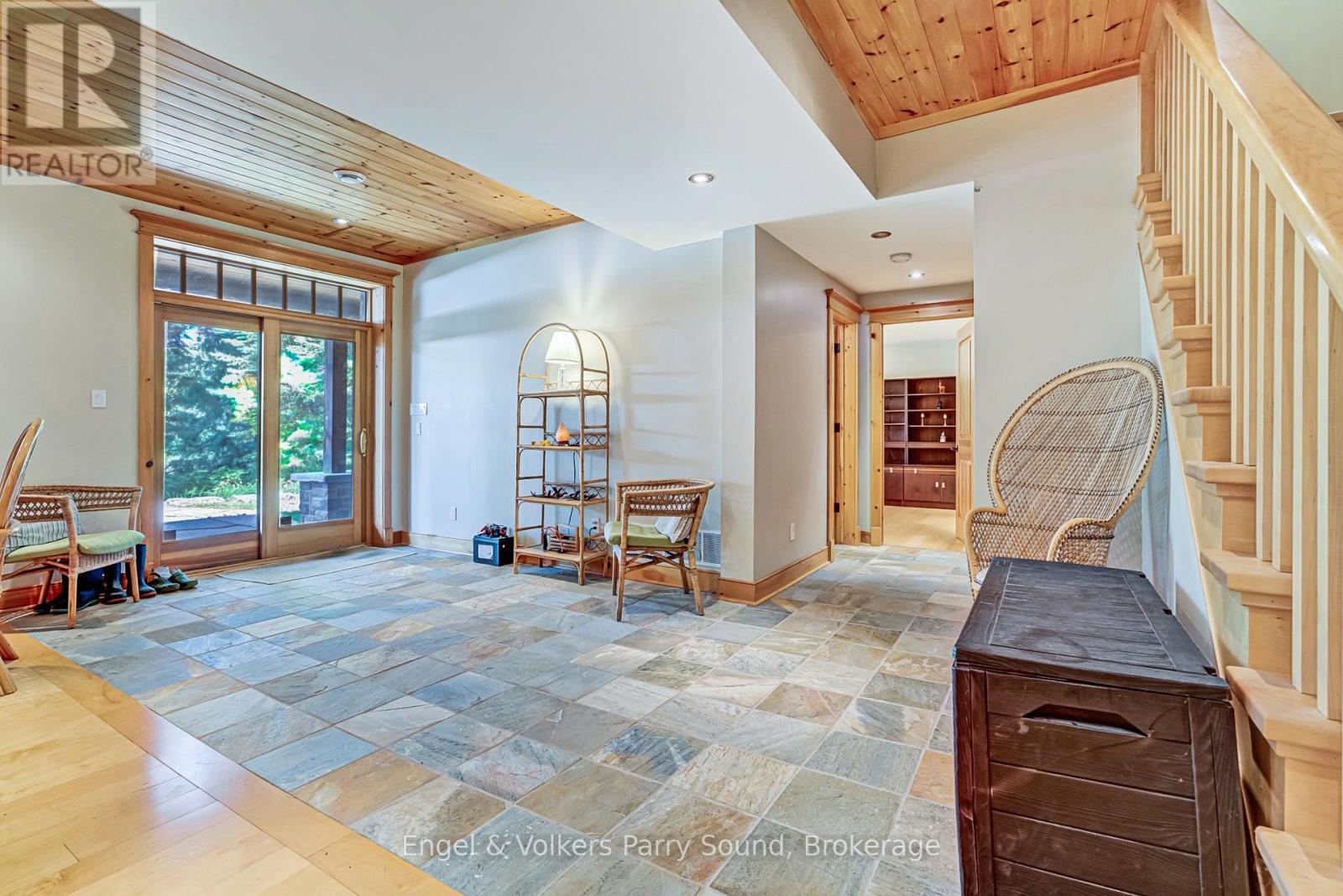 35 Shakell Road, Whitestone (Dunchurch), ON - Indoor Photo Showing Other Room