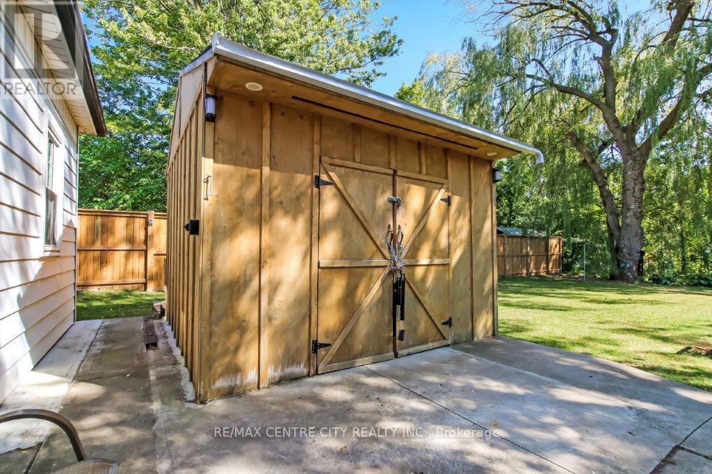 26 Brock Street, St. Thomas, ON - Outdoor With Exterior