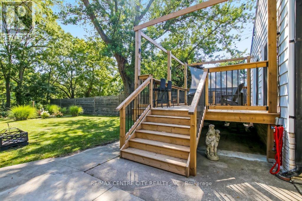 26 Brock Street, St. Thomas, ON - Outdoor With Deck Patio Veranda