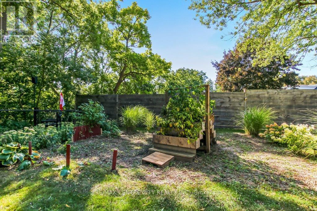 26 Brock Street, St. Thomas, ON - Outdoor