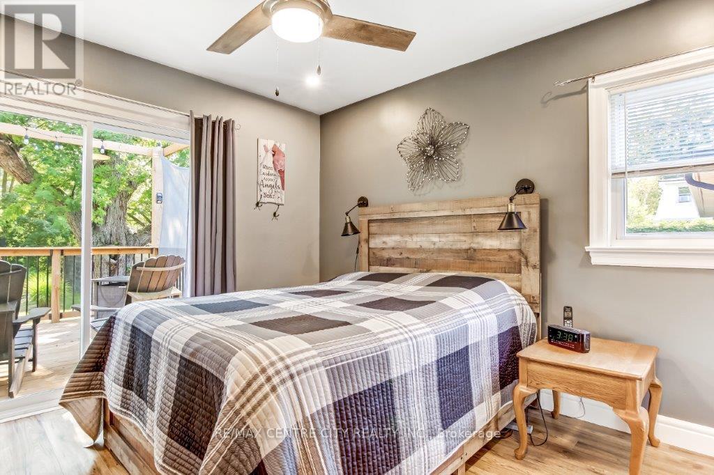 26 Brock Street, St. Thomas, ON - Indoor Photo Showing Bedroom