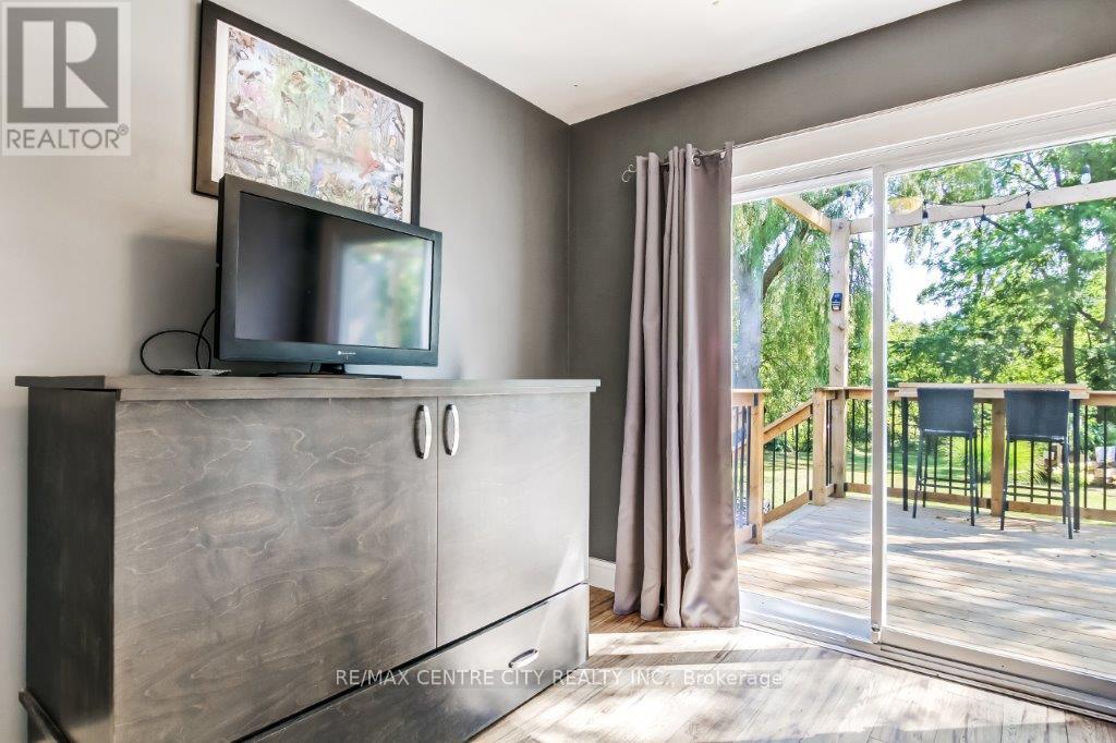 26 Brock Street, St. Thomas, ON - Indoor Photo Showing Other Room