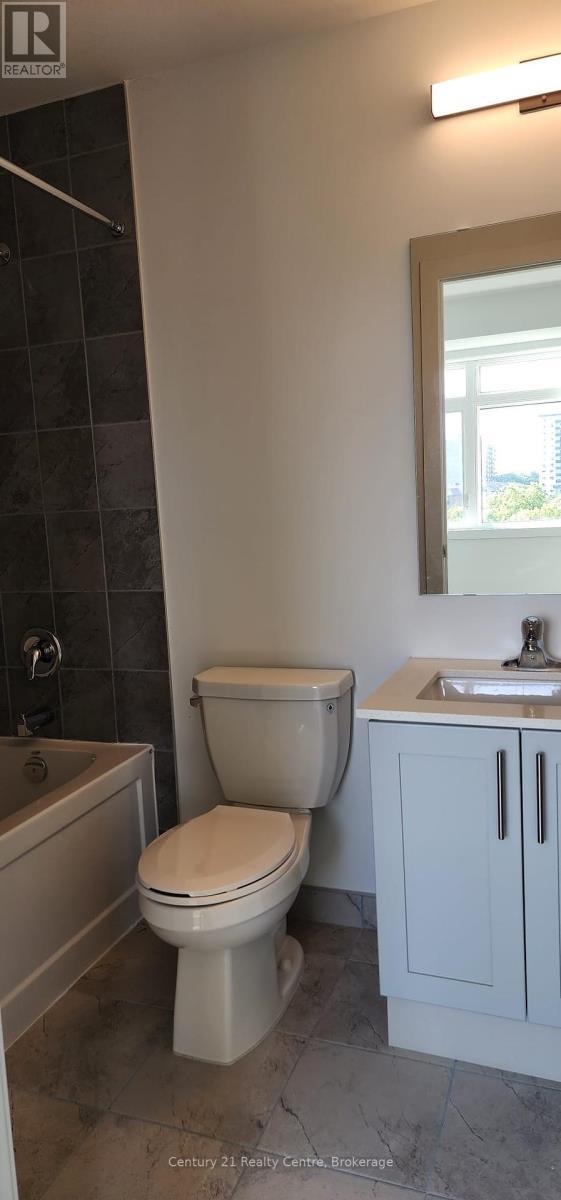 206 - 1115 Douglas Mccurdy Common E, Mississauga, ON - Indoor Photo Showing Bathroom