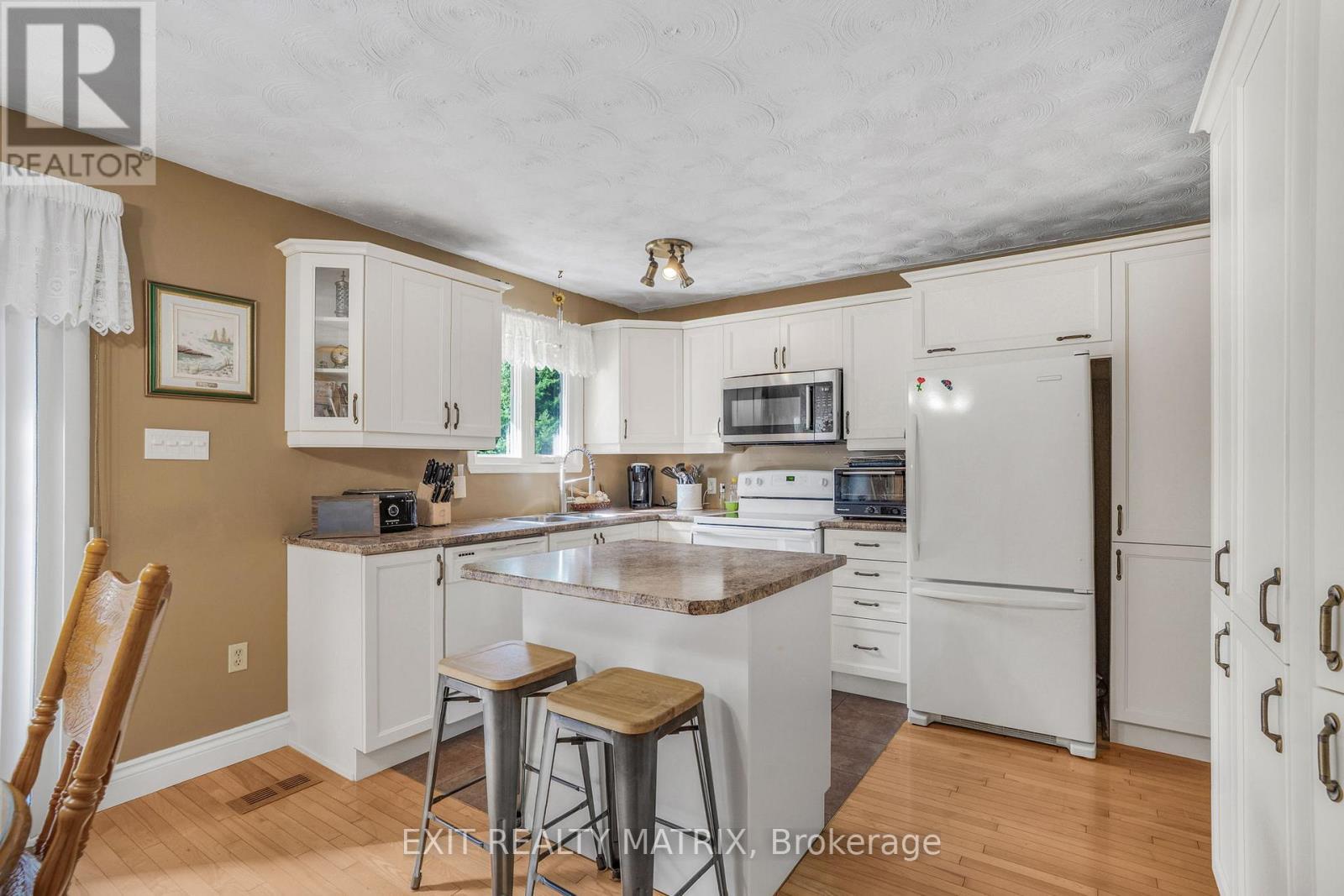 112 Eliza Street, Champlain, ON - Indoor Photo Showing Kitchen