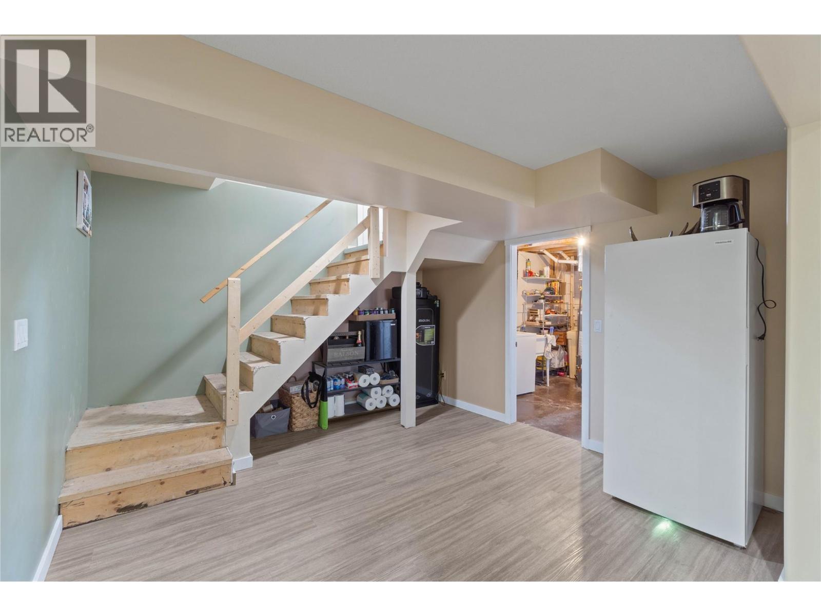 254 Alder Drive, Logan Lake, BC - Indoor Photo Showing Other Room