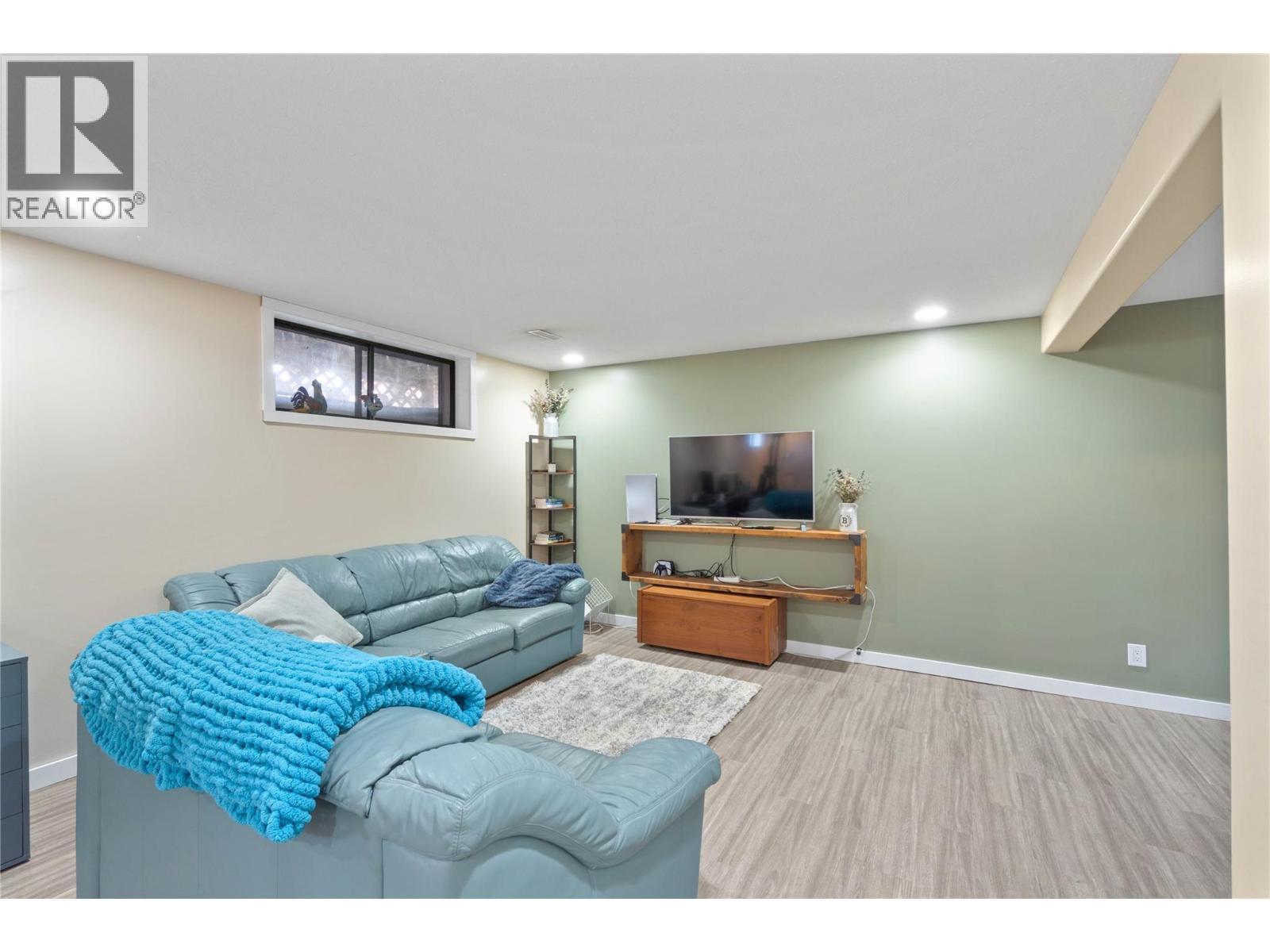 254 Alder Drive, Logan Lake, BC - Indoor