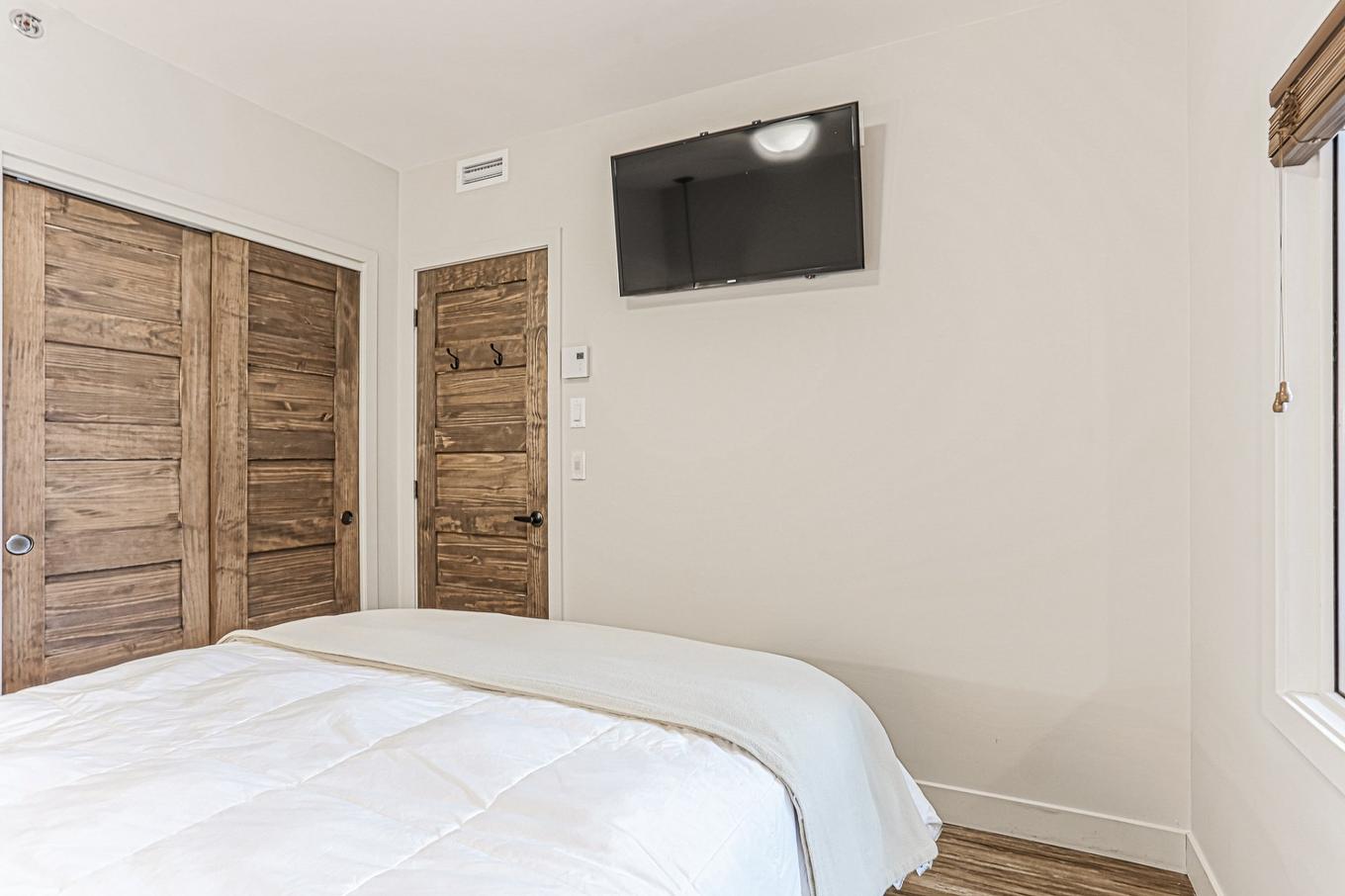 Chambre à coucher principale - 312-50 Ch. Masson, Sainte-Marguerite-Du-Lac-Masson, QC - Indoor Photo Showing Bedroom