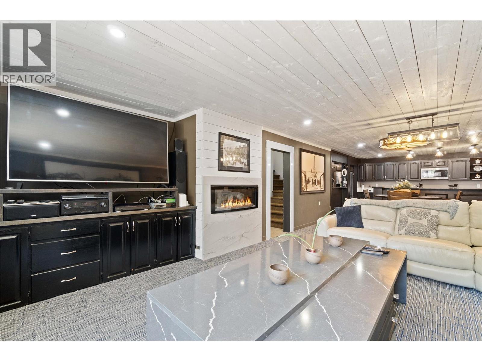 2449 Waverly Place, Blind Bay, BC - Indoor