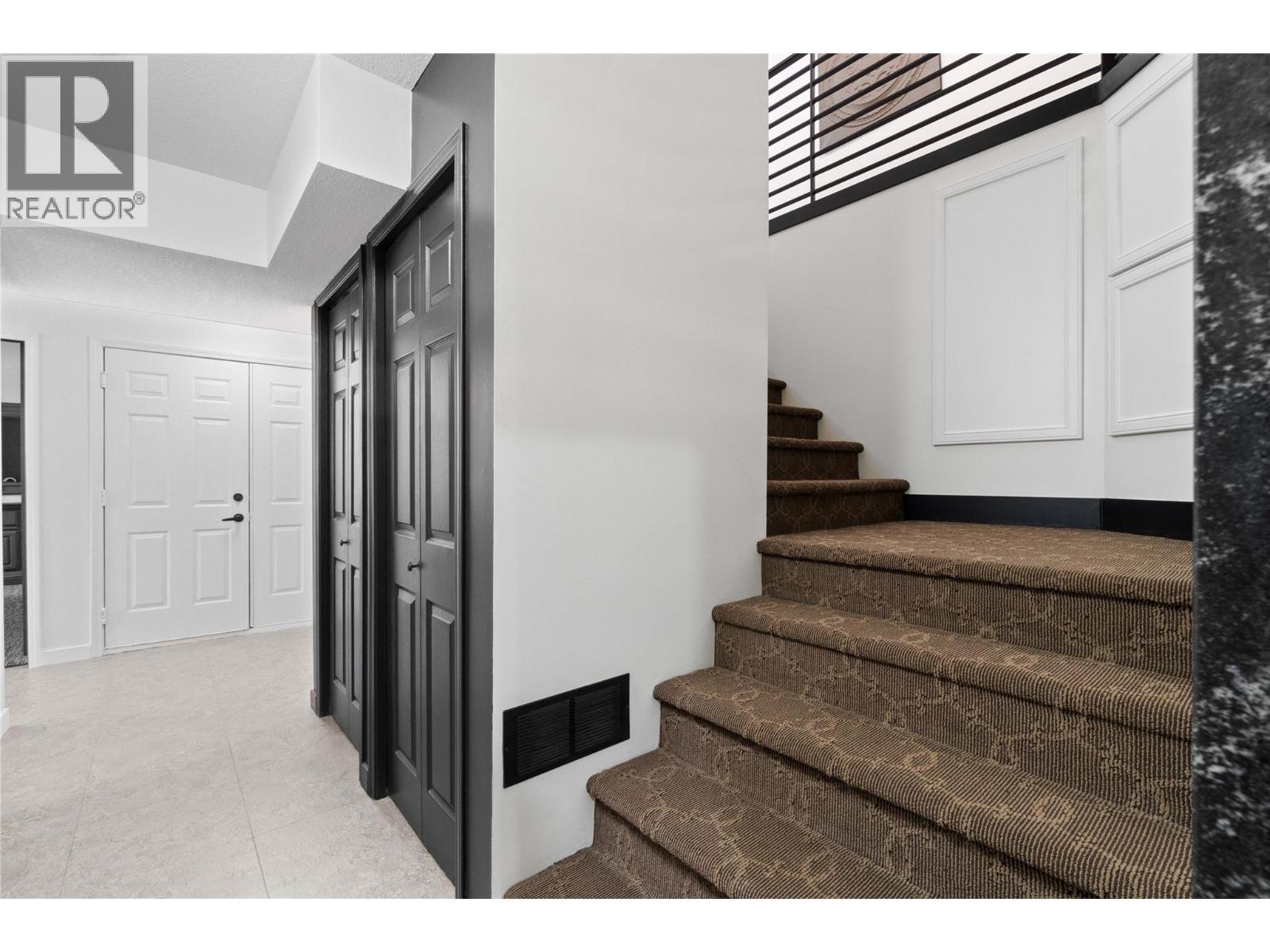 2449 Waverly Place, Blind Bay, BC - Indoor Photo Showing Other Room