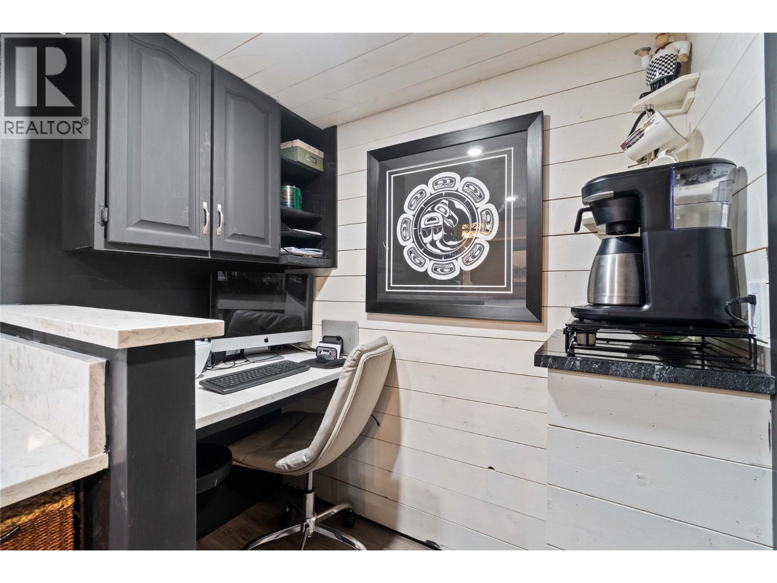 2449 Waverly Place, Blind Bay, BC - Indoor Photo Showing Other Room