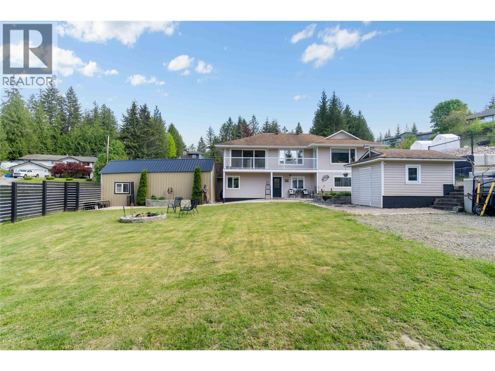 2449 Waverly Place, Blind Bay, BC - Outdoor