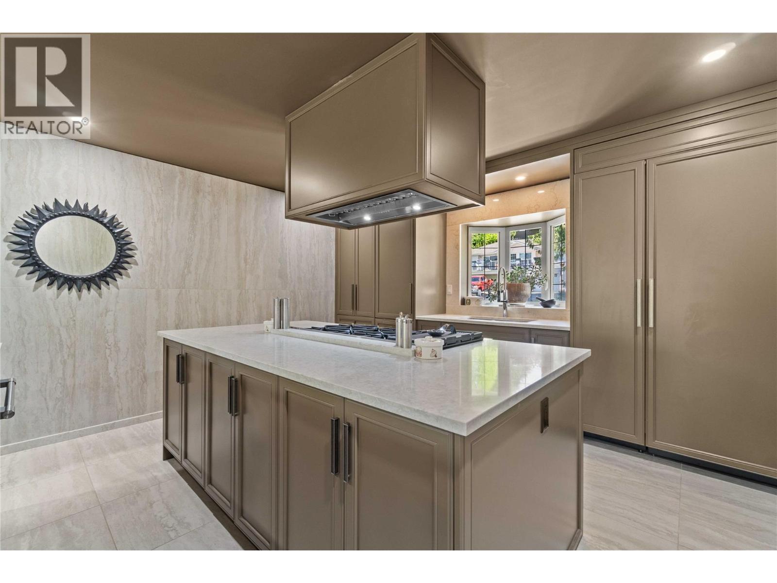 2449 Waverly Place, Blind Bay, BC - Indoor