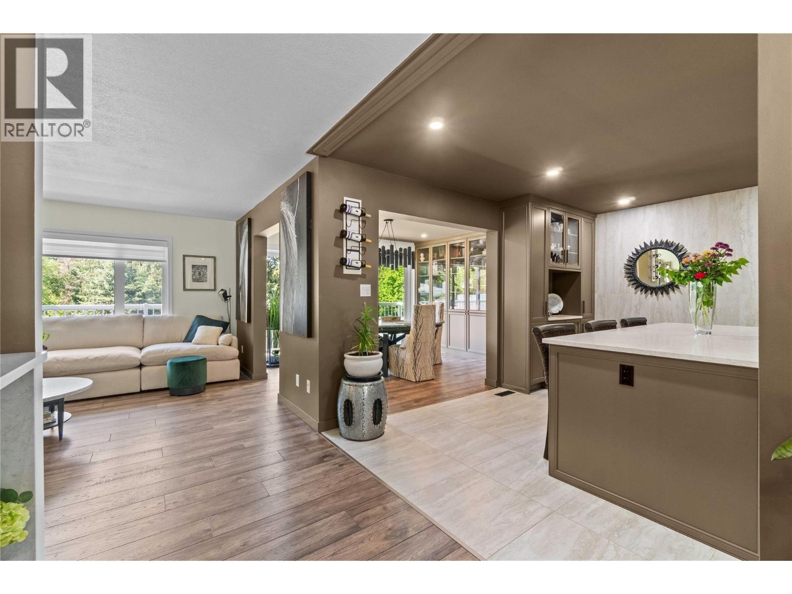 2449 Waverly Place, Blind Bay, BC - Indoor