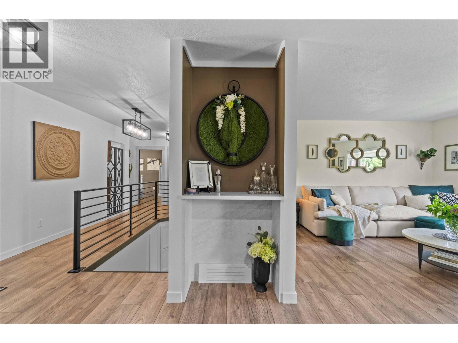 2449 Waverly Place, Blind Bay, BC - Indoor