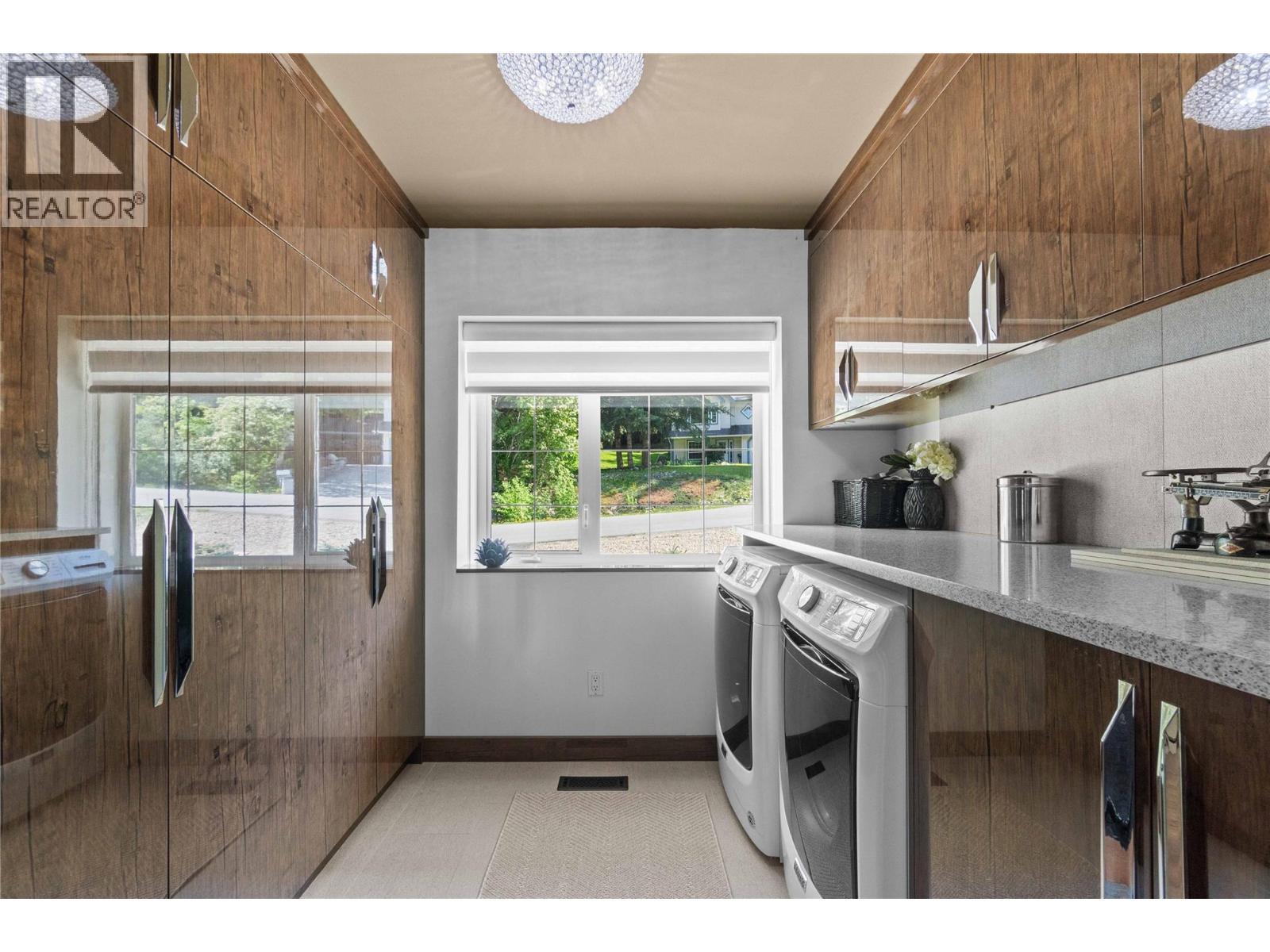 2449 Waverly Place, Blind Bay, BC - Indoor Photo Showing Laundry Room
