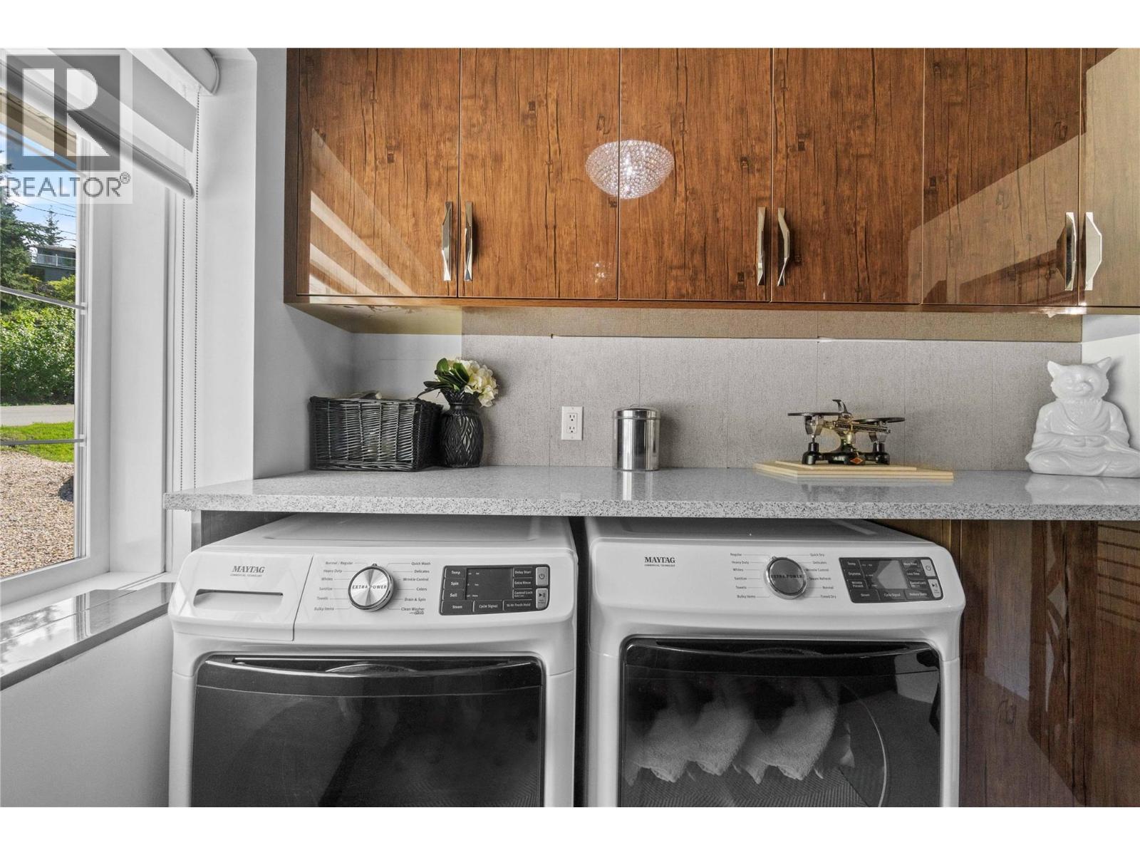 2449 Waverly Place, Blind Bay, BC - Indoor Photo Showing Laundry Room