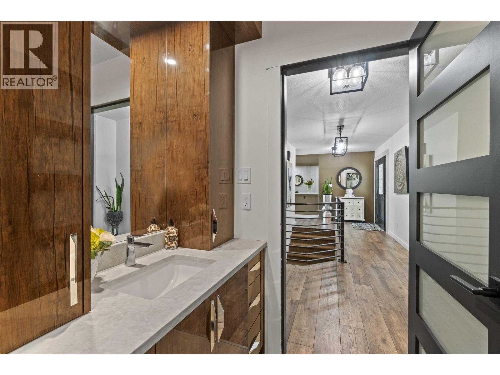 2449 Waverly Place, Blind Bay, BC - Indoor Photo Showing Bathroom