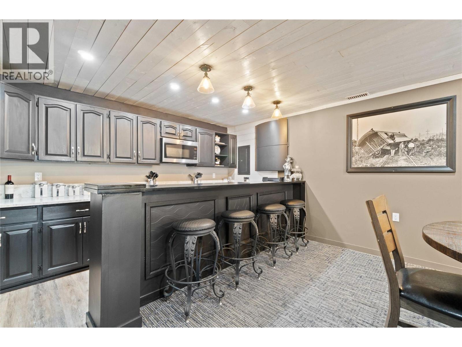 2449 Waverly Place, Blind Bay, BC - Indoor