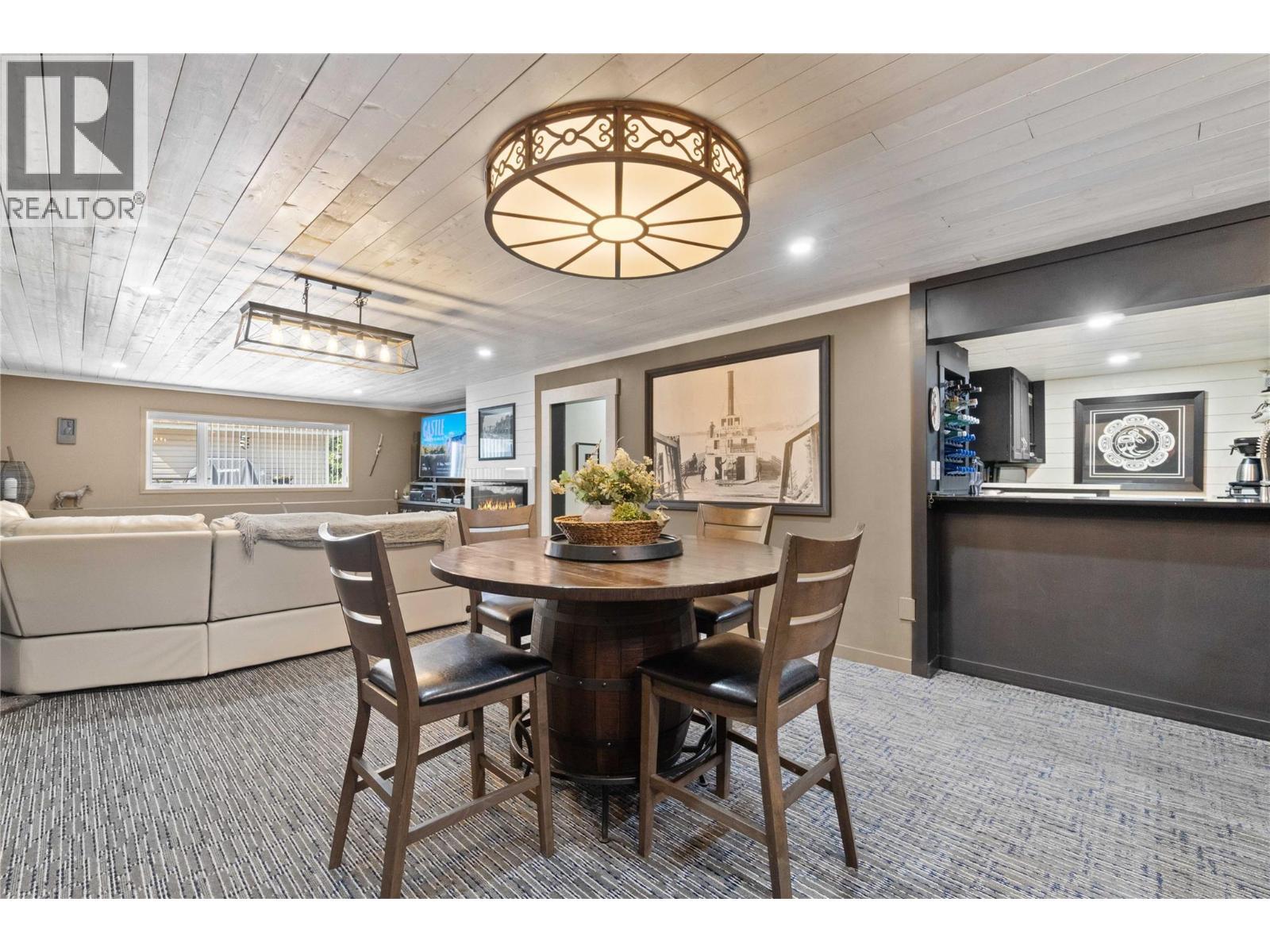 2449 Waverly Place, Blind Bay, BC - Indoor Photo Showing Dining Room