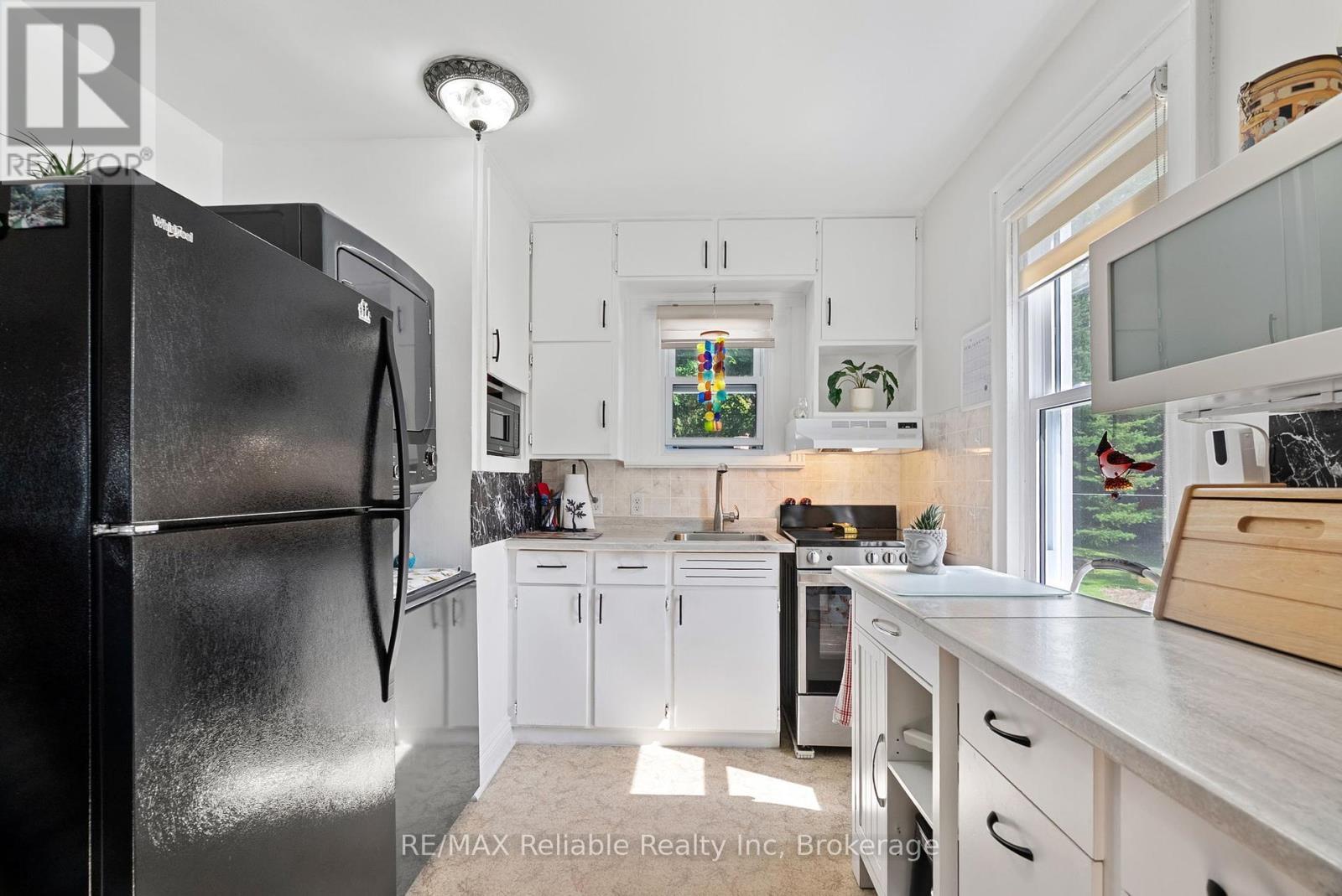 125 North Street S, Central Huron (Clinton), ON - Indoor Photo Showing Kitchen