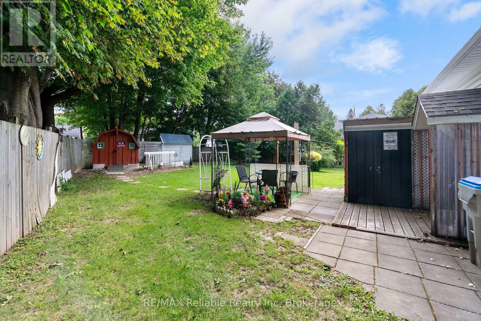 125 North Street S, Central Huron (Clinton), ON - Outdoor With Backyard