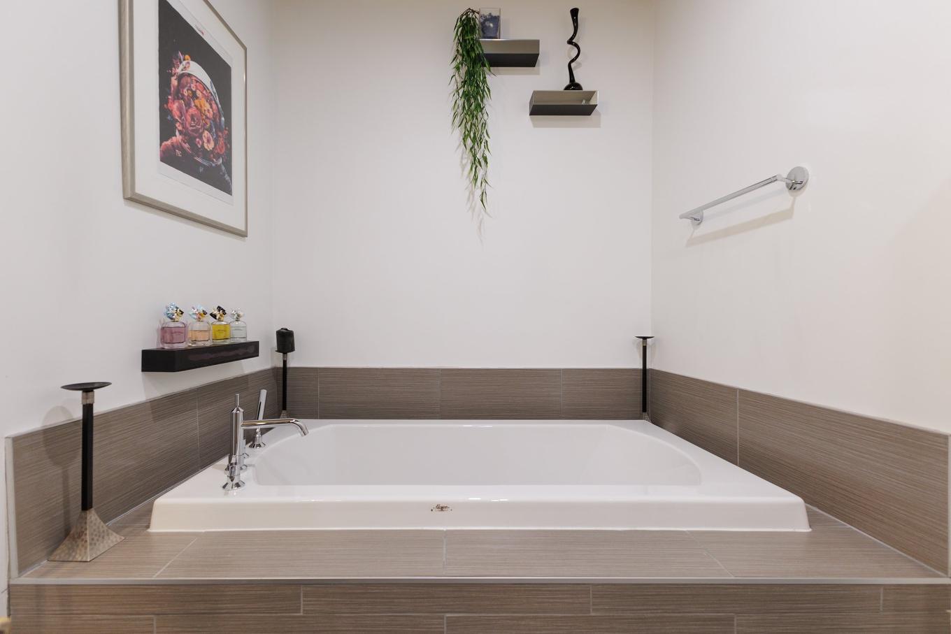 Bathroom - 203-4247 Rue Clark, Montréal (Le Plateau-Mont-Royal), QC - Indoor Photo Showing Bathroom