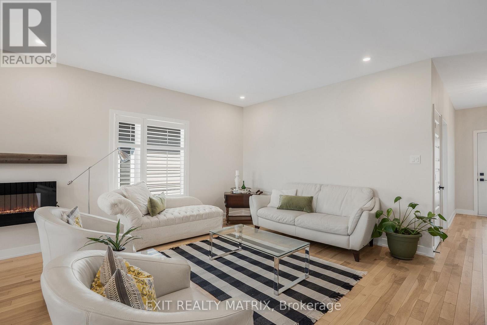9 Sarah Street, Casselman, ON - Indoor Photo Showing Living Room With Fireplace