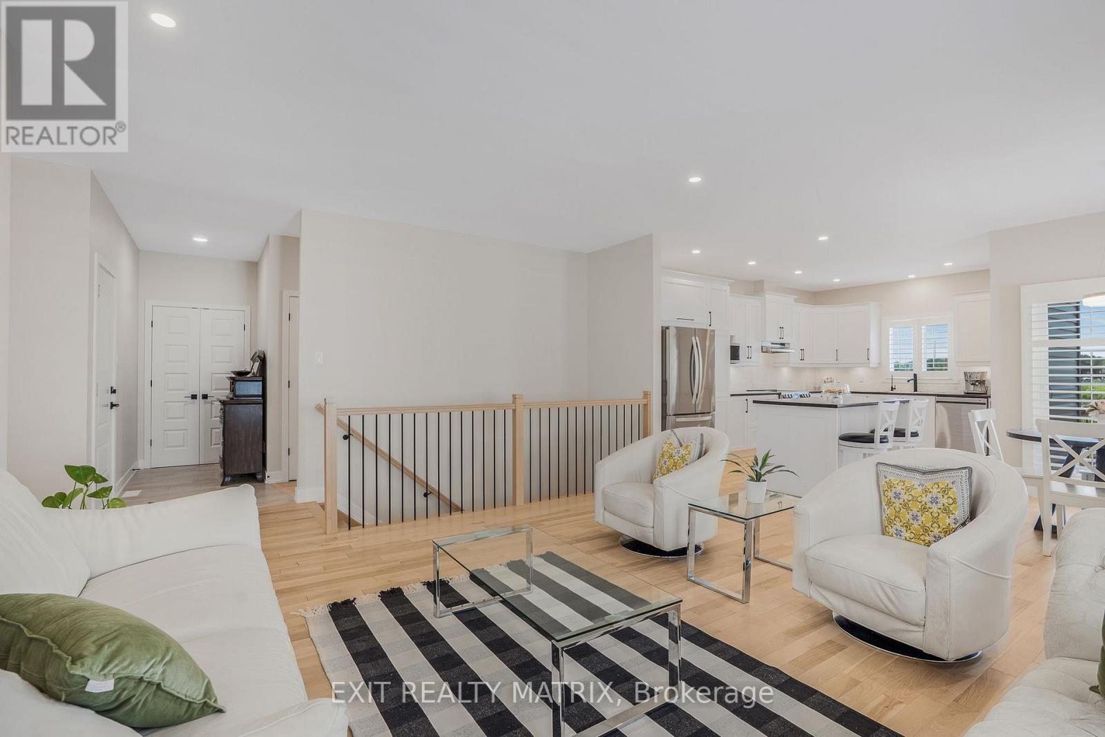 9 Sarah Street, Casselman, ON - Indoor Photo Showing Living Room