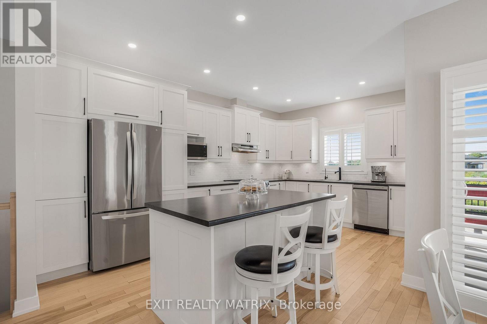 9 Sarah Street, Casselman, ON - Indoor Photo Showing Kitchen With Upgraded Kitchen