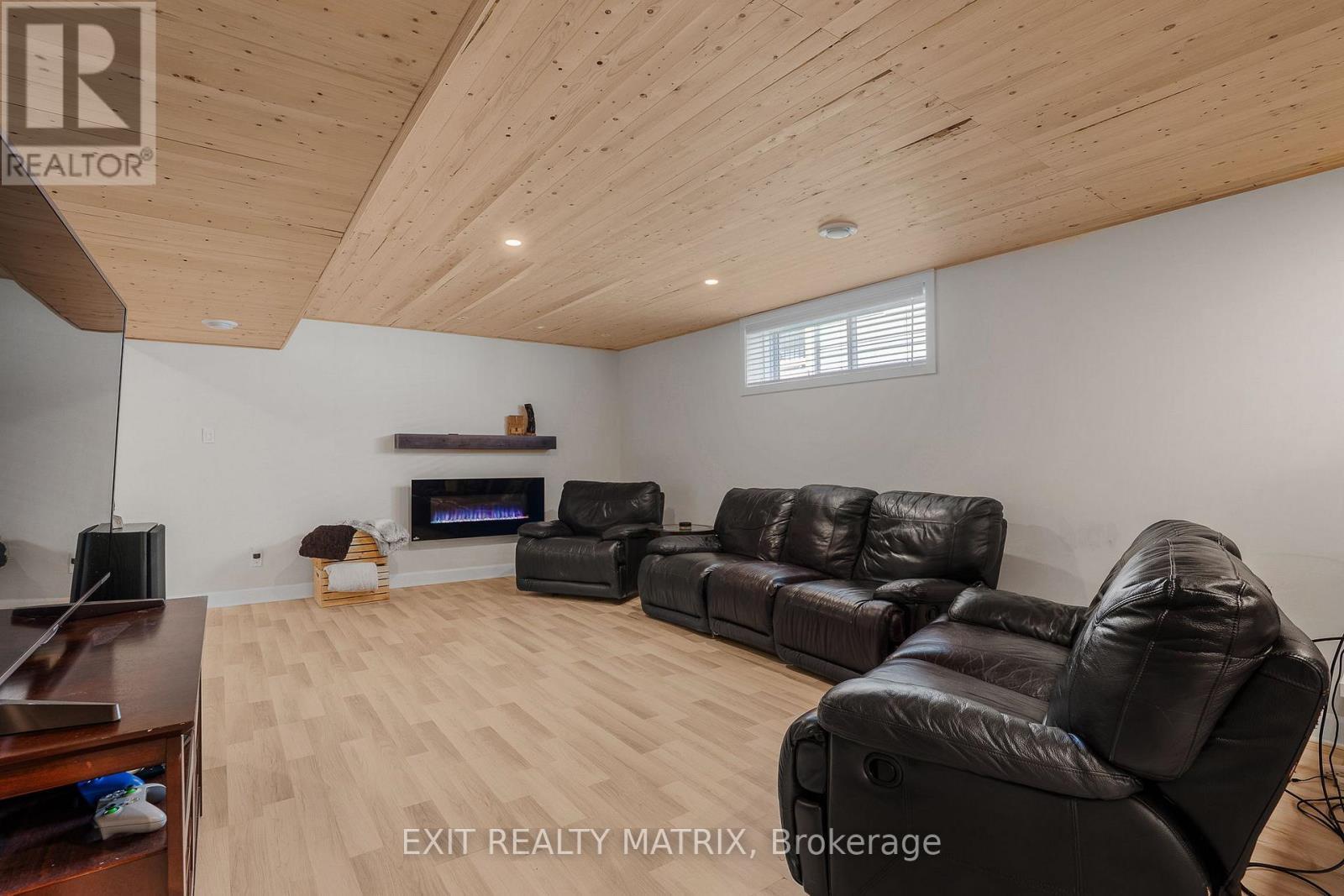 9 Sarah Street, Casselman, ON - Indoor With Fireplace