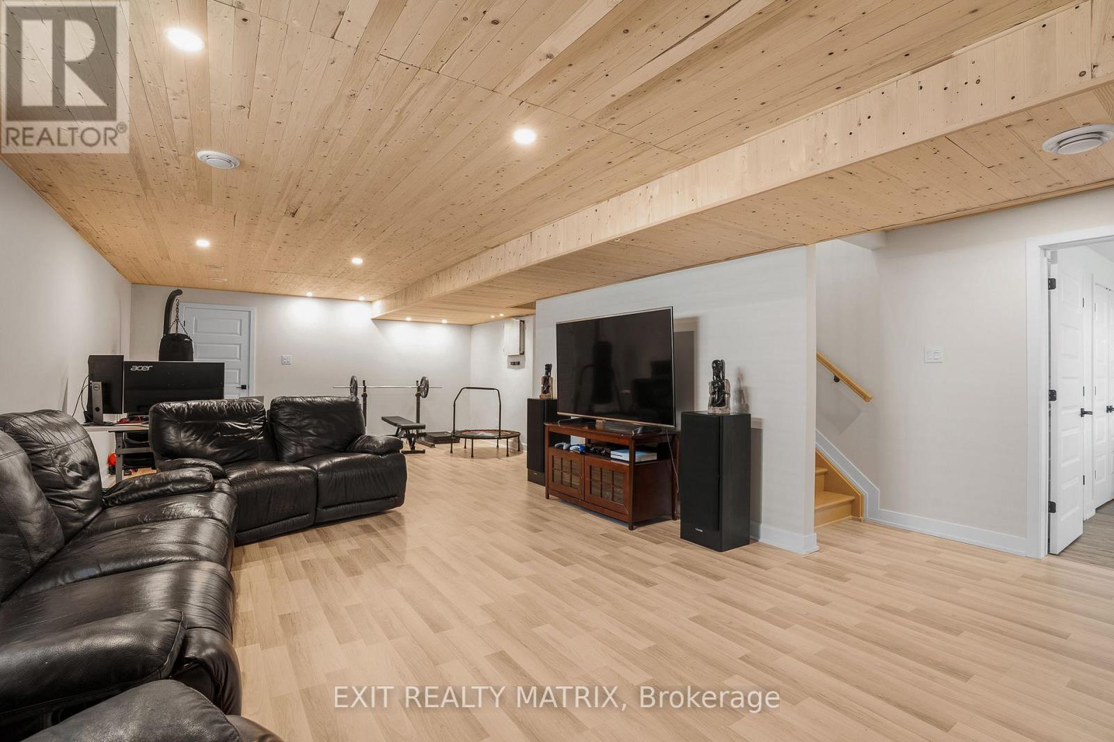 9 Sarah Street, Casselman, ON - Indoor