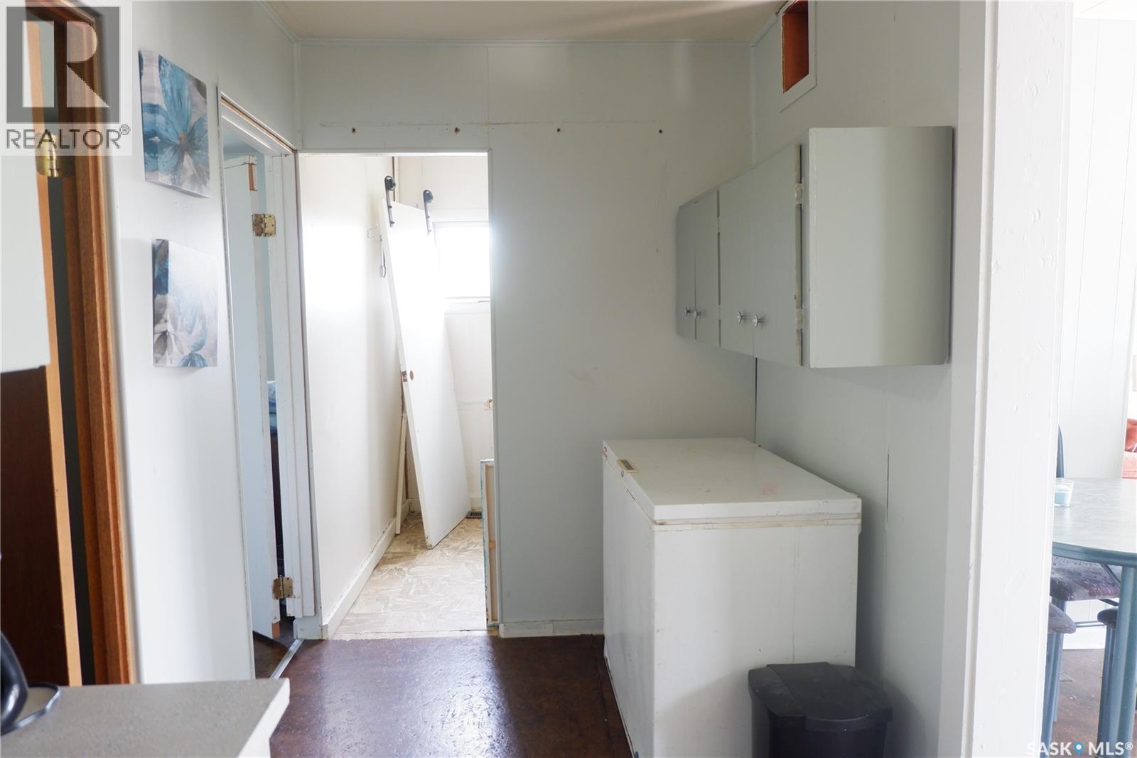 11 B Avenue, Willow Bunch, SK - Indoor Photo Showing Laundry Room