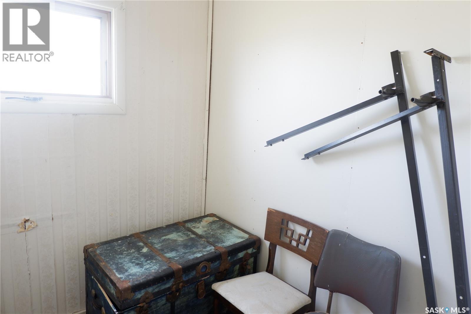 11 B Avenue, Willow Bunch, SK - Indoor Photo Showing Other Room