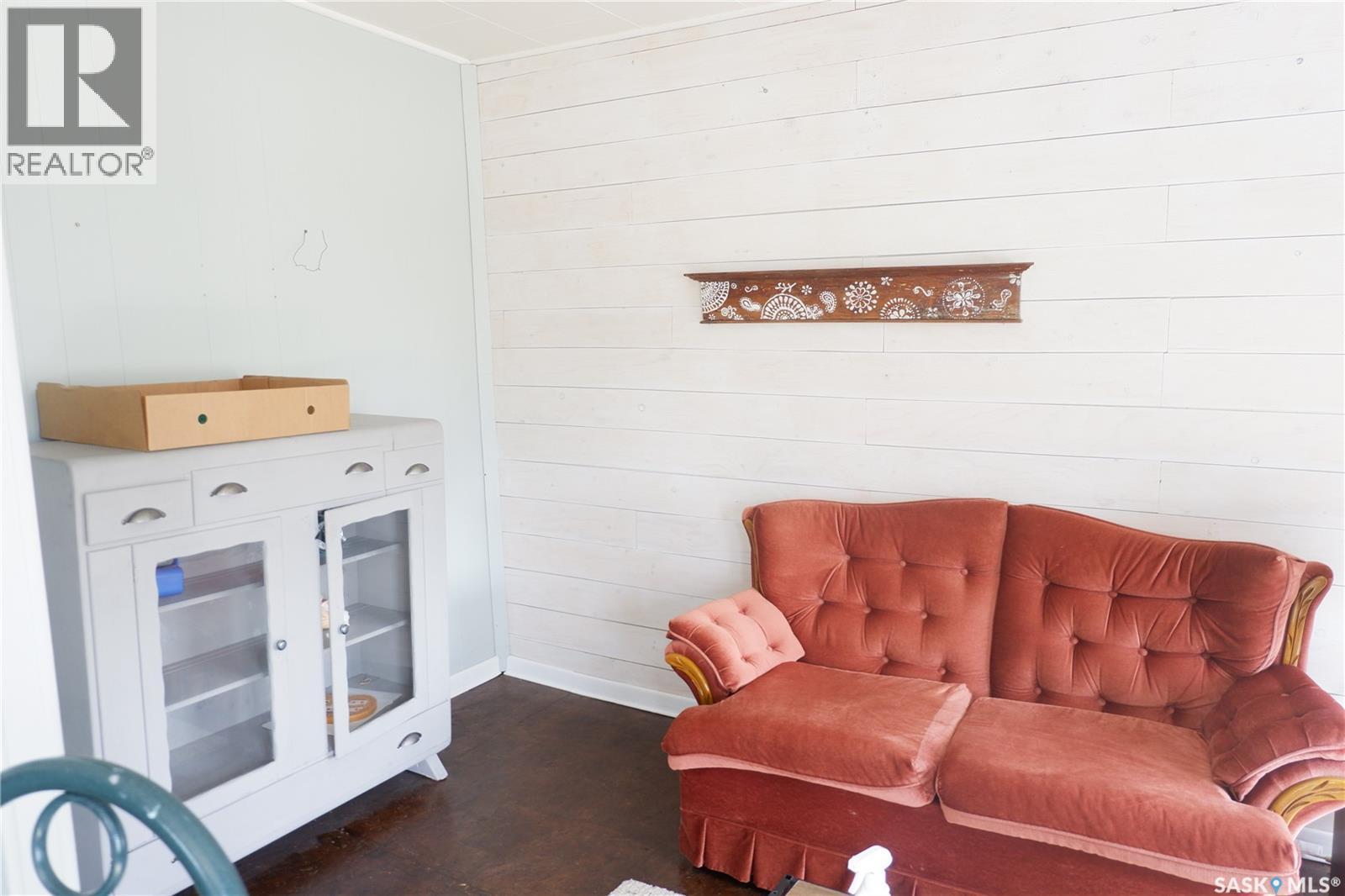 11 B Avenue, Willow Bunch, SK - Indoor Photo Showing Other Room