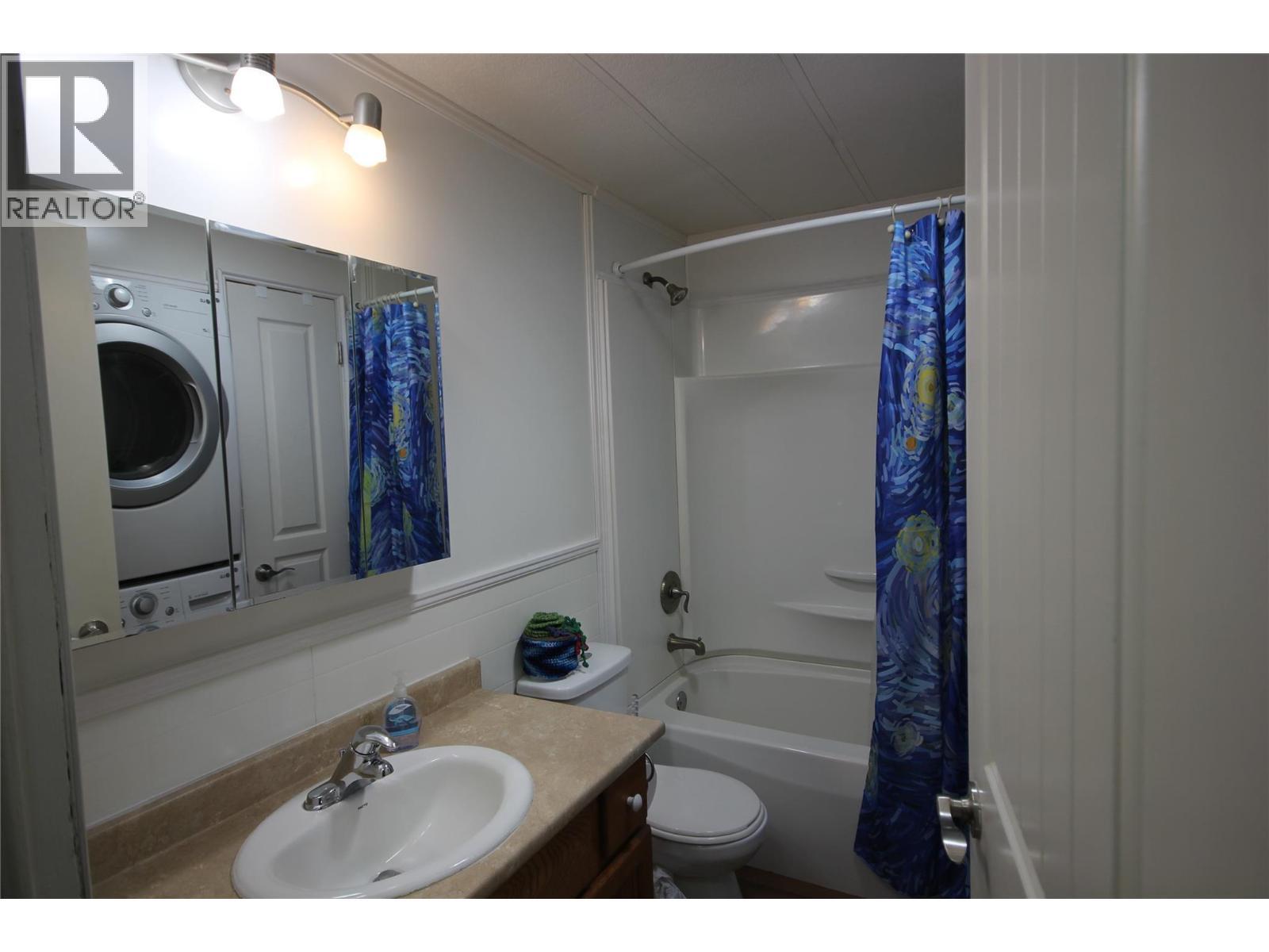 Main Bathroom - 3999 Skaha Lake Road Unit# 73, Penticton, BC