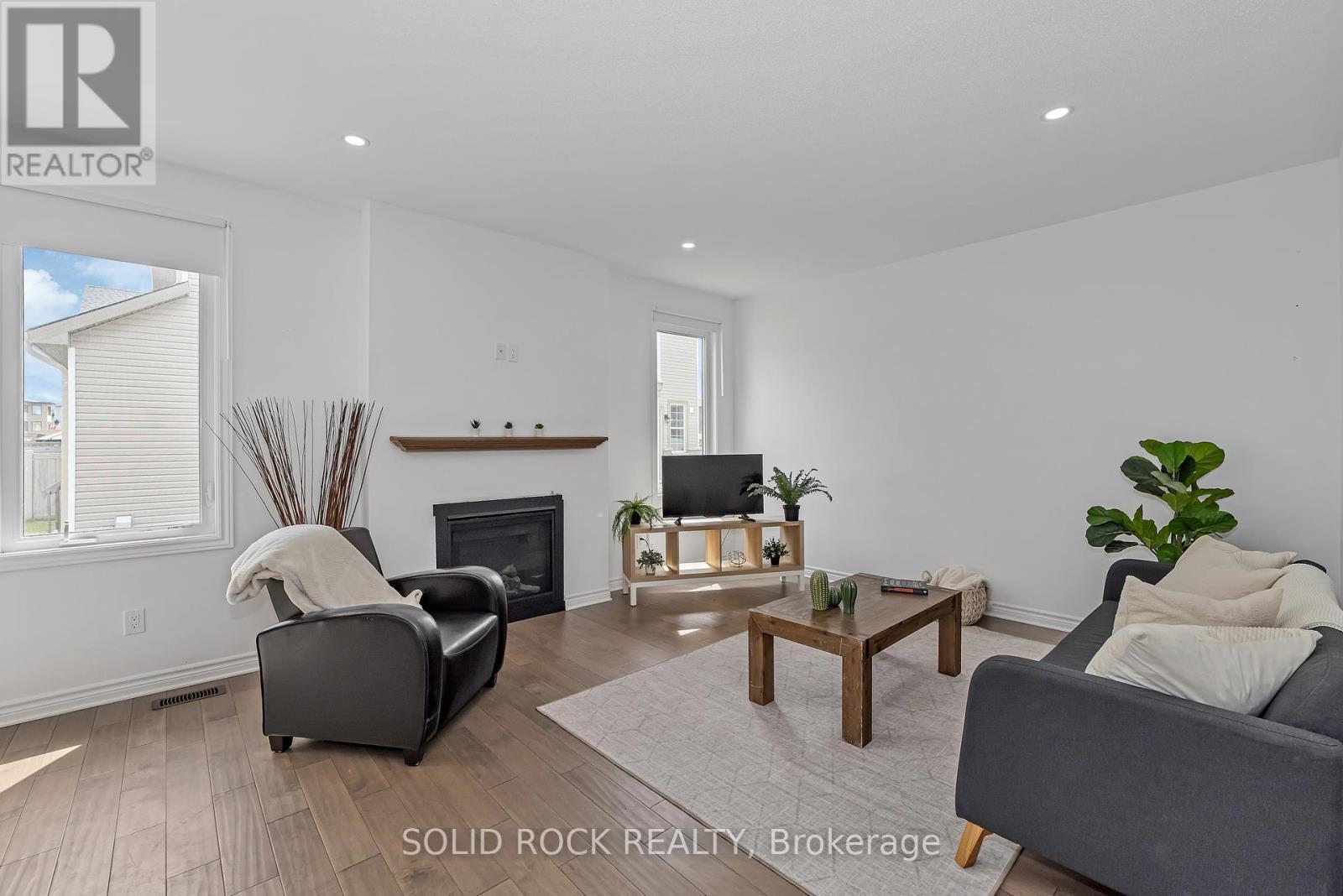 149 Minikan Street, Ottawa, ON - Indoor Photo Showing Living Room With Fireplace