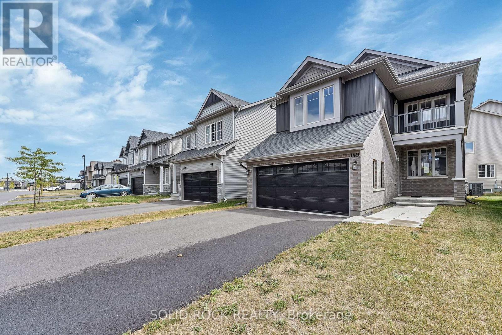 149 Minikan Street, Ottawa, ON - Outdoor With Facade