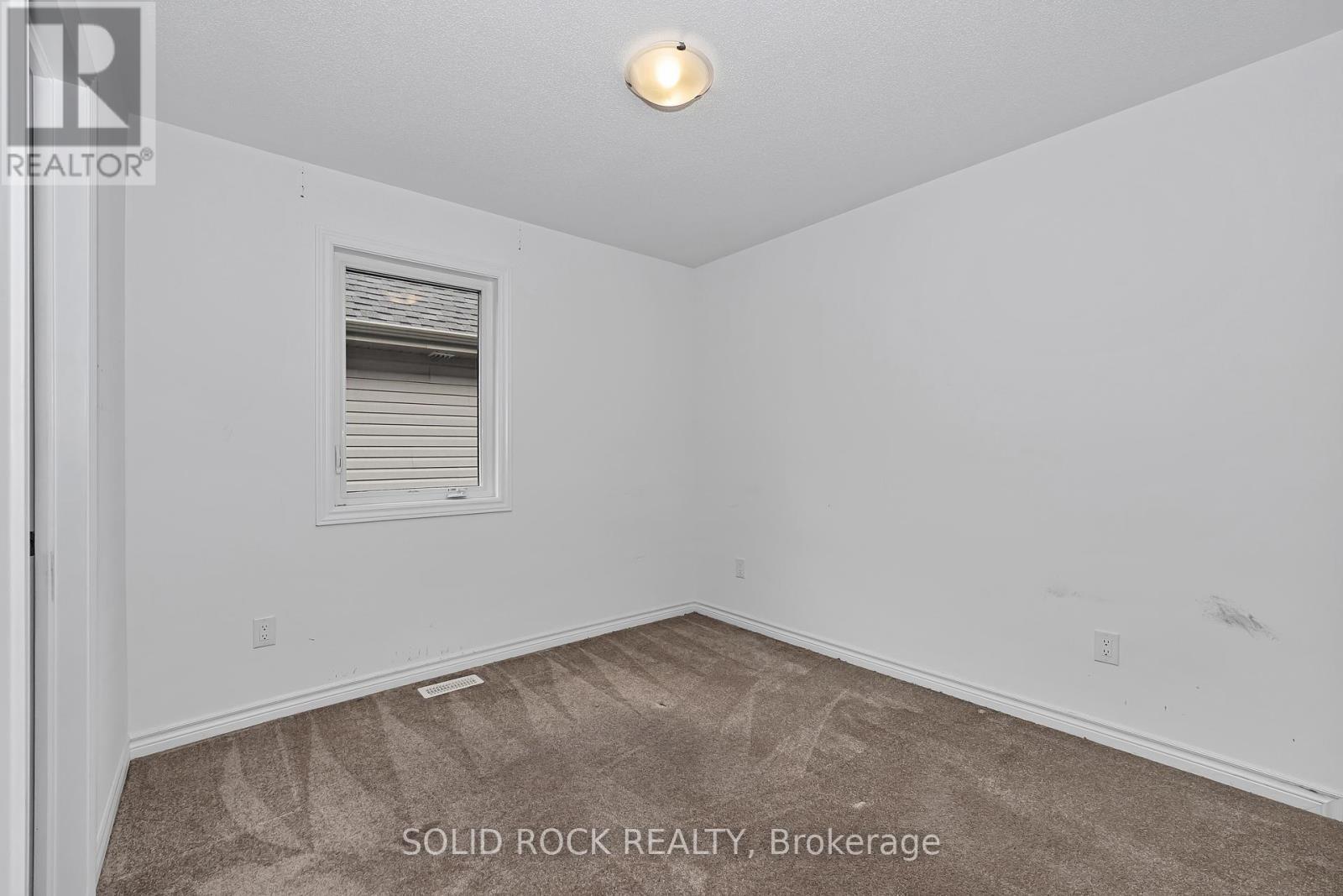 149 Minikan Street, Ottawa, ON - Indoor Photo Showing Other Room