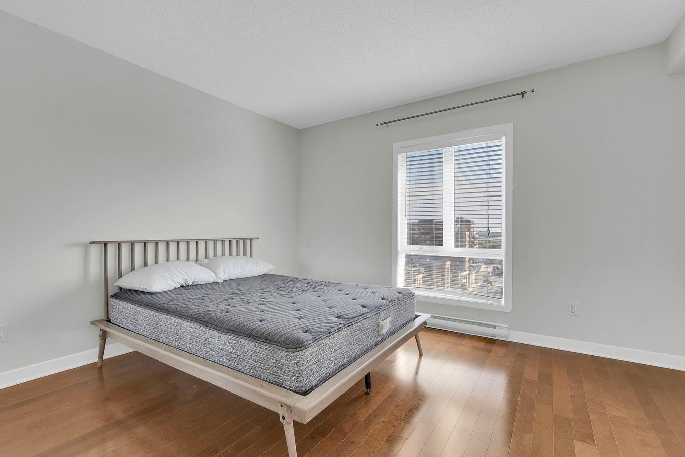 Chambre à coucher principale - 901-3330 Boul. Le Carrefour, Laval (Chomedey), QC - Indoor Photo Showing Bedroom