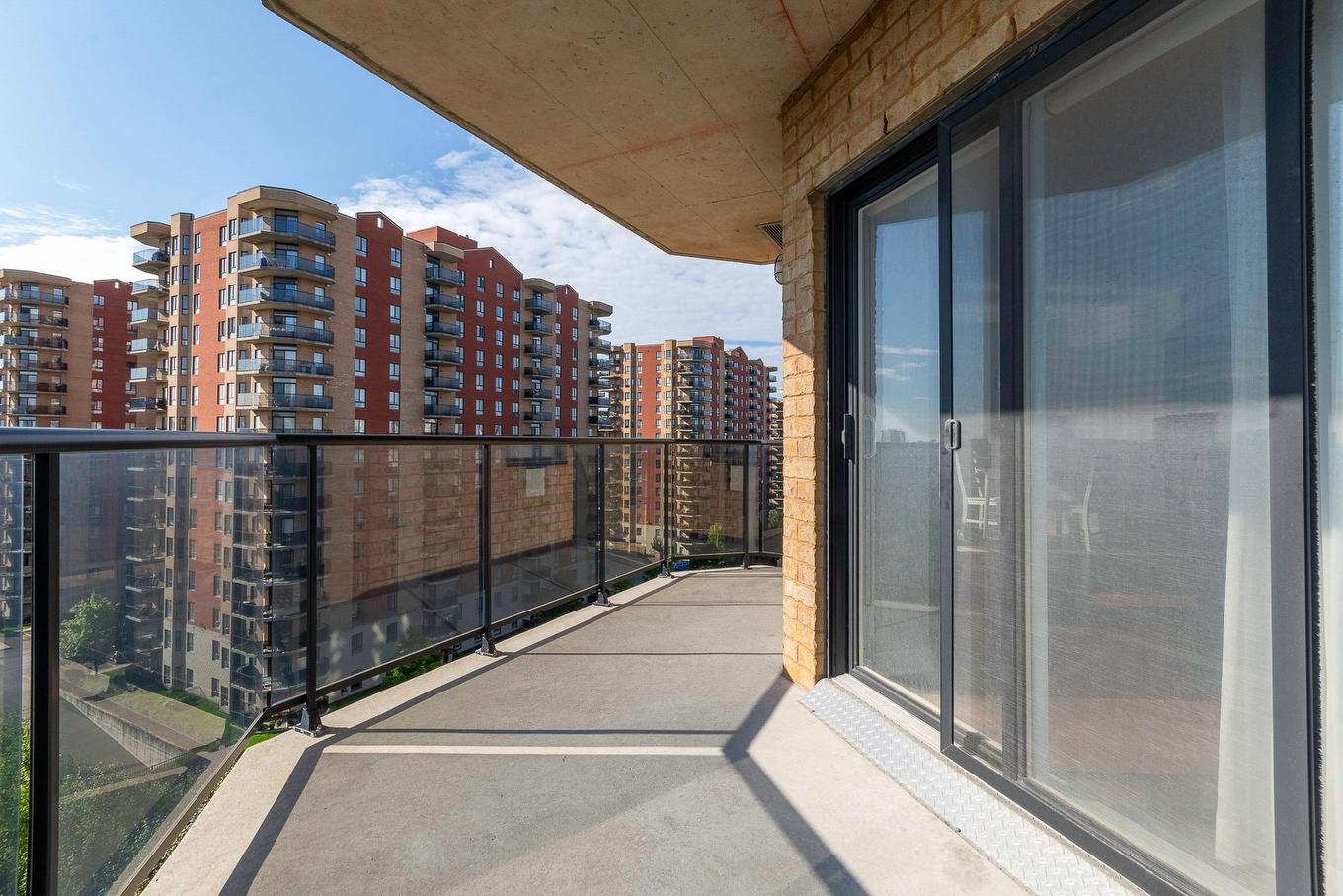 Balcon - 901-3330 Boul. Le Carrefour, Laval (Chomedey), QC - Outdoor With Exterior