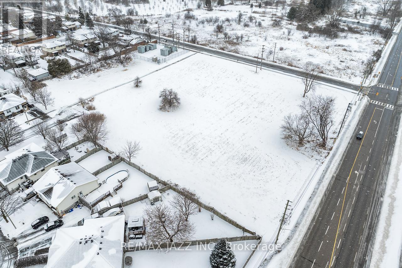 200 Baseline Road W, Clarington (Bowmanville), ON