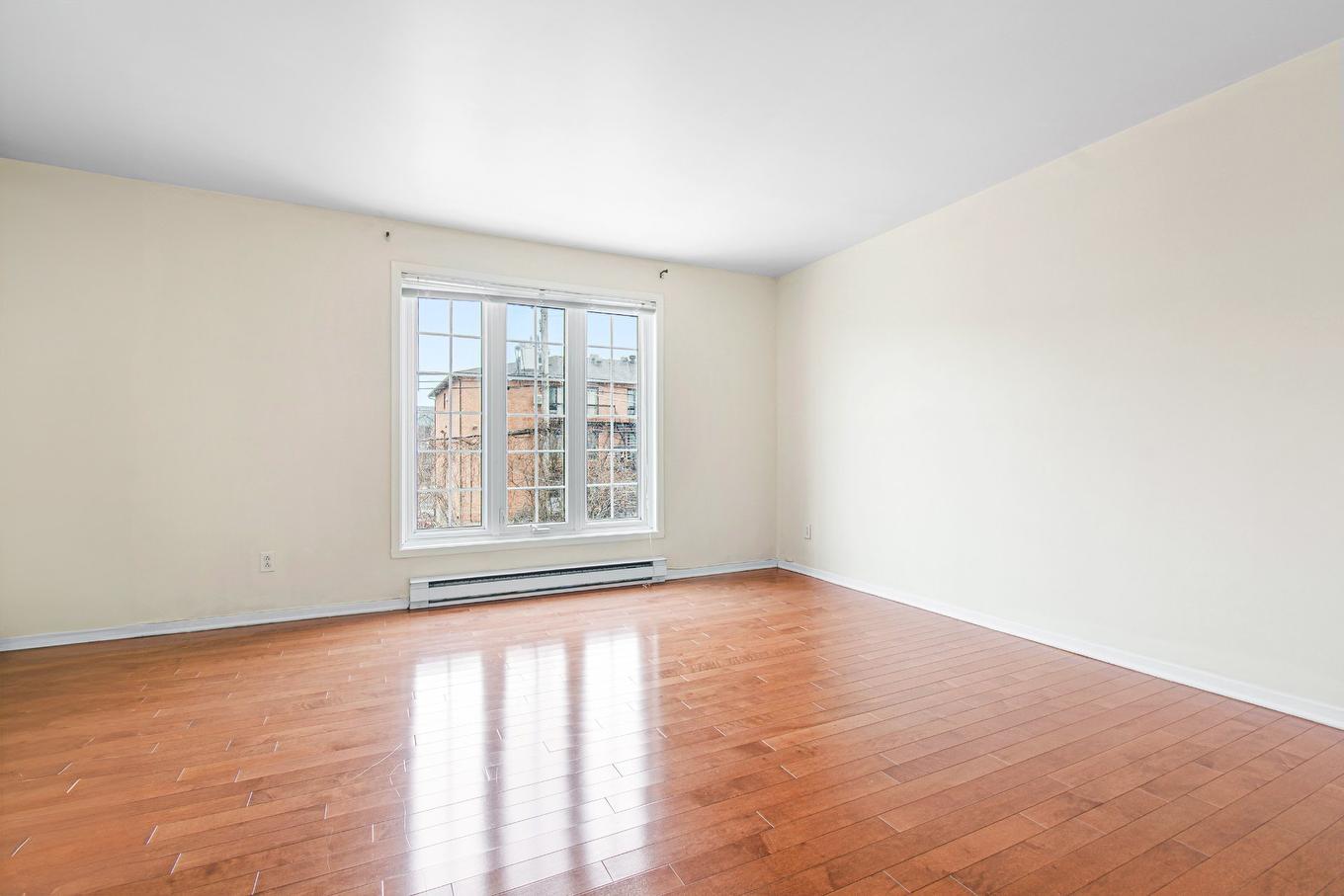 Chambre à coucher - 18113 Rue Rousson, Montréal (Pierrefonds-Roxboro), QC - Indoor Photo Showing Other Room