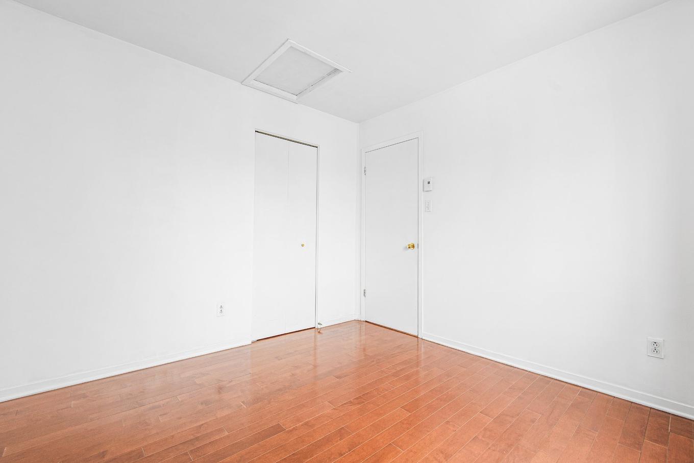 Chambre à coucher - 18113 Rue Rousson, Montréal (Pierrefonds-Roxboro), QC - Indoor Photo Showing Other Room