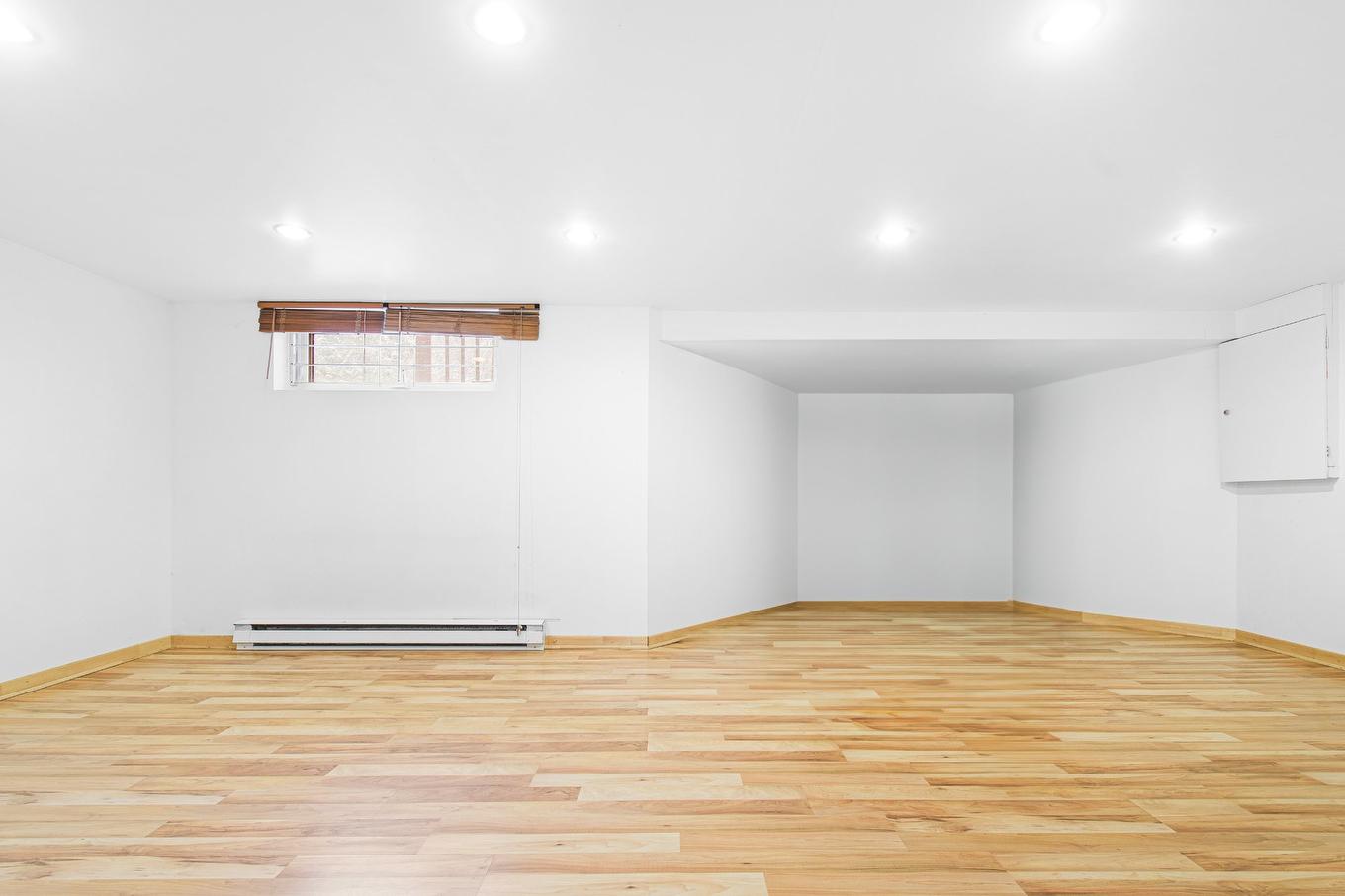 Salle familiale - 18113 Rue Rousson, Montréal (Pierrefonds-Roxboro), QC - Indoor